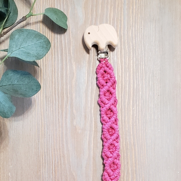 👶 Macrame Pacifier Clip 🤰 - Picture 3 of 6
